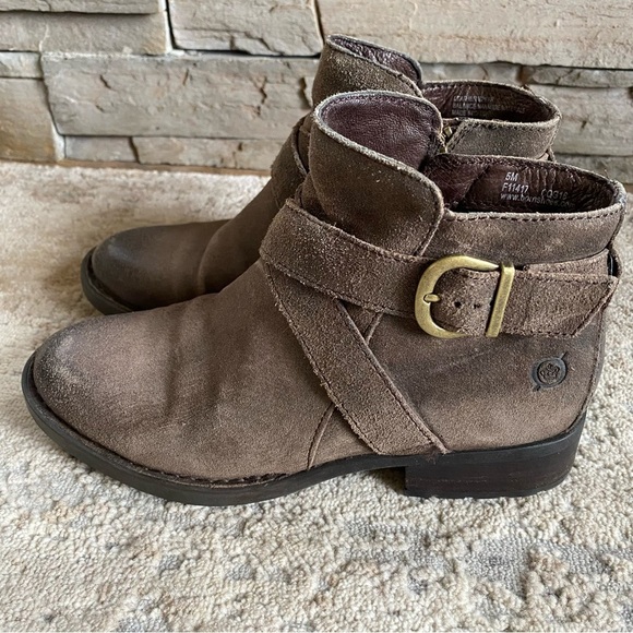 Born Trinculo Boots Ankle Booties Gray Taupe Suede Buckle Strap Detail: 5M - Picture 4 of 14